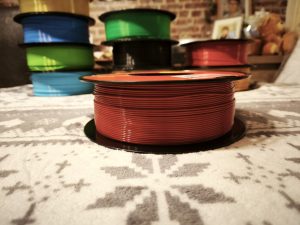 pla rouge foncé